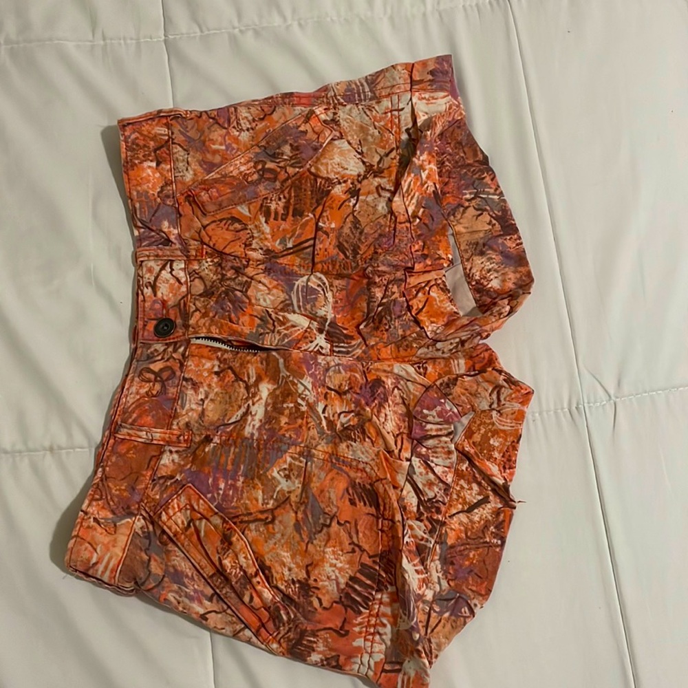Moving sale/ clearance TNA shorts